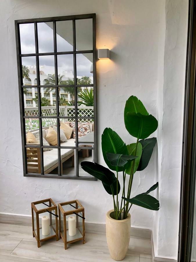 Luxury In La Isla, Walking Distance To Puerto Banus Apartment