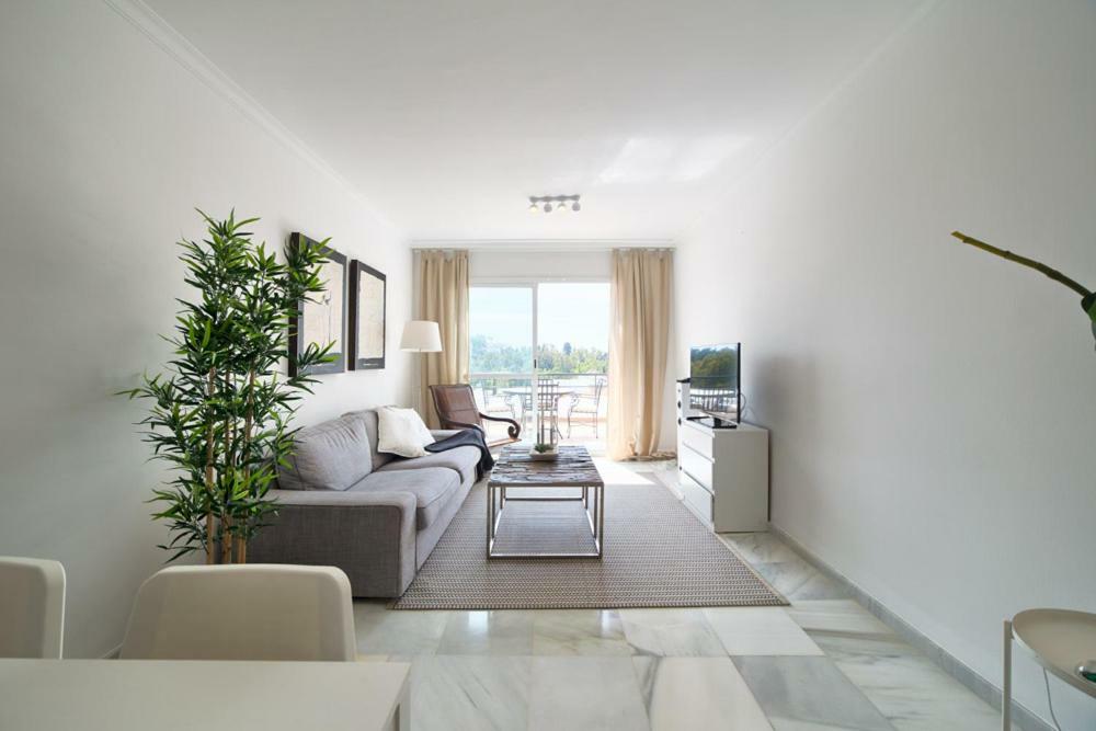 Senorio De Gonzaga Great 2 Bedroom With A Lovely Community Pool In The Heart Of Nueva Andalucia Marbella