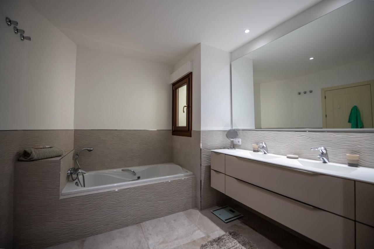 Luxury At Lomas Del Rey, Puente