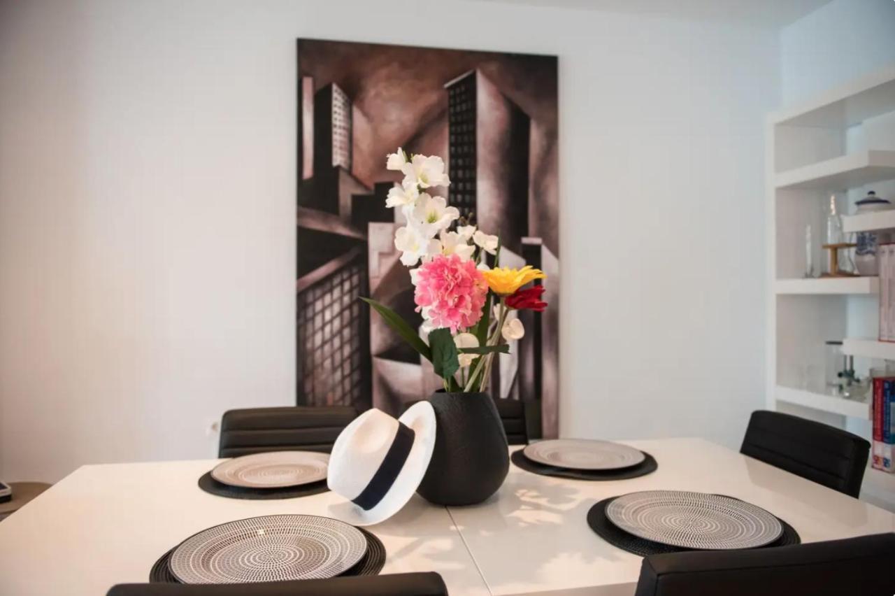 Charming 2 Bedroom Trocadero Arena Area Apartment *