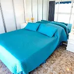 Skol 708 Fantastic 2 Bedroom Apartment For Holiday Rentals
