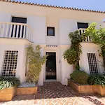 Charming Townhouse/5Bedrs/Front Beach/Private Pool