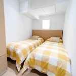 2Bdr New Bright Apartment In Puerto Banus