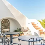 Amazing Home In Marbella With Kitchenette