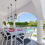 Modern Villa With Heated Pool & Bbq Next To The Beach