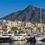 Contemporary & Very Spacious Villa Puerto Banus