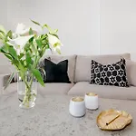 IVY-Modern 3 bedroom apt private garden
