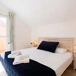 Rentandhomes Penthouse Elviria Golf