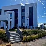 Elegant 3 Bedroom Home Next To Santa Clara Golf
