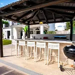 Villa New Zacaluca Pool Sauna & Gym - Happy Rentals