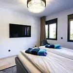 Villa New Zacaluca Pool Sauna & Gym - Happy Rentals