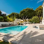 Villa Oceano - A Beachfront Retreat With Heated Pool And Jacuzzi In Costabellla, Marbella