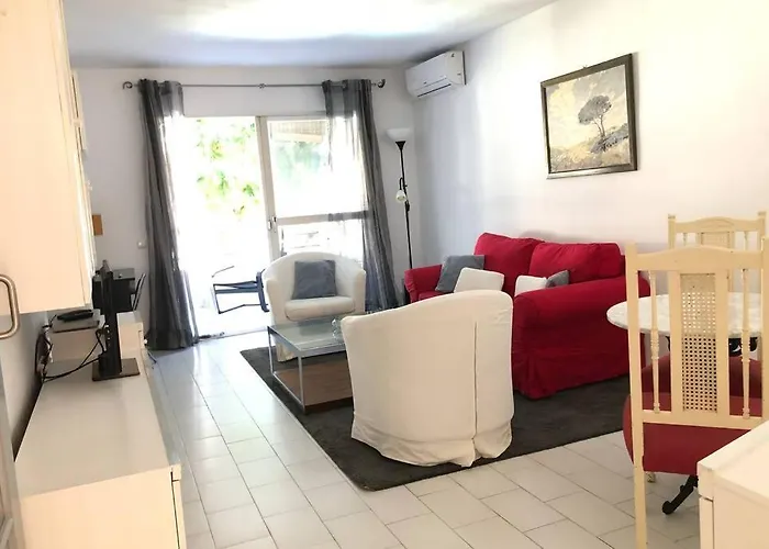 Apto. 2 Dorm. Marbella 100M Playa