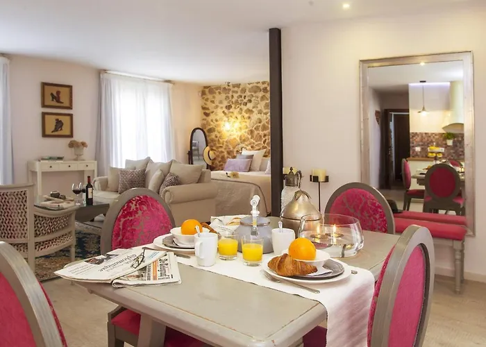 Total Marbella Suites (Adults Only)