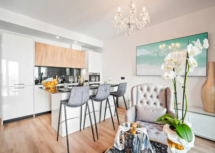 Puerto Banus Luxurious Apartment In The Heart Of The Port
