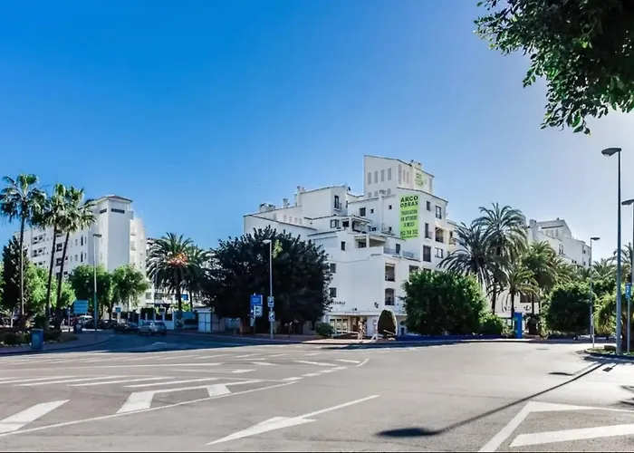 Beautiful 2 Bedrooms Apartment In Puerto Banus