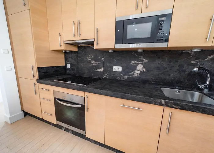 2Bdr New Bright Apartment In Puerto Banus