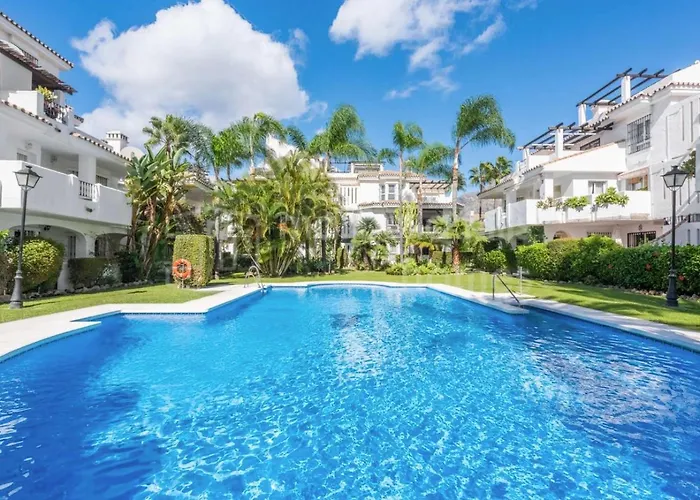 4 Bed House With Pool Walk To Puerto Banus Fast Internet