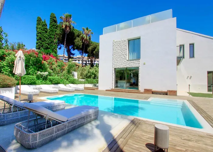 Contemporary & Very Spacious Villa Puerto Banus