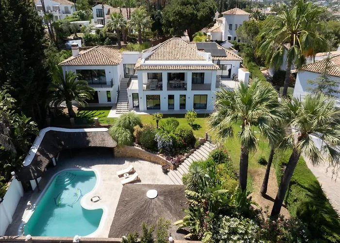 Exquisite 5 Bdrm Luxury Villa W Gym, Bbq, And Pool