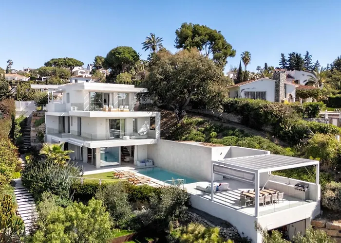 Luxury Villa Alma - 5Br With Pool, Garden & Parking