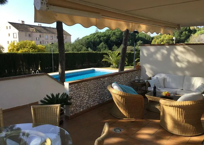 Very Nice Family Apartment, Direct Pool Access