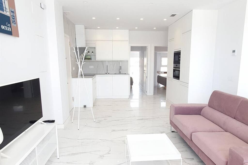 Skol 645. Exclusive Three Bedrooms With Sea Views *