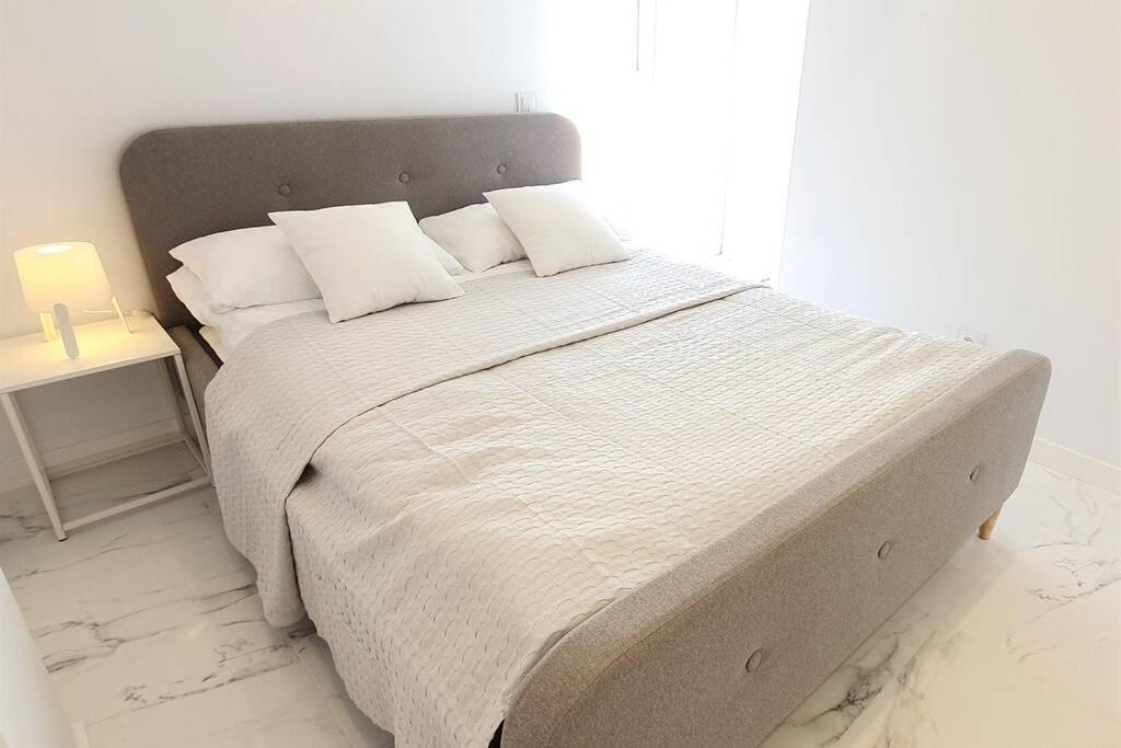 Skol 645. Exclusive Three Bedrooms With Sea Views Marbella