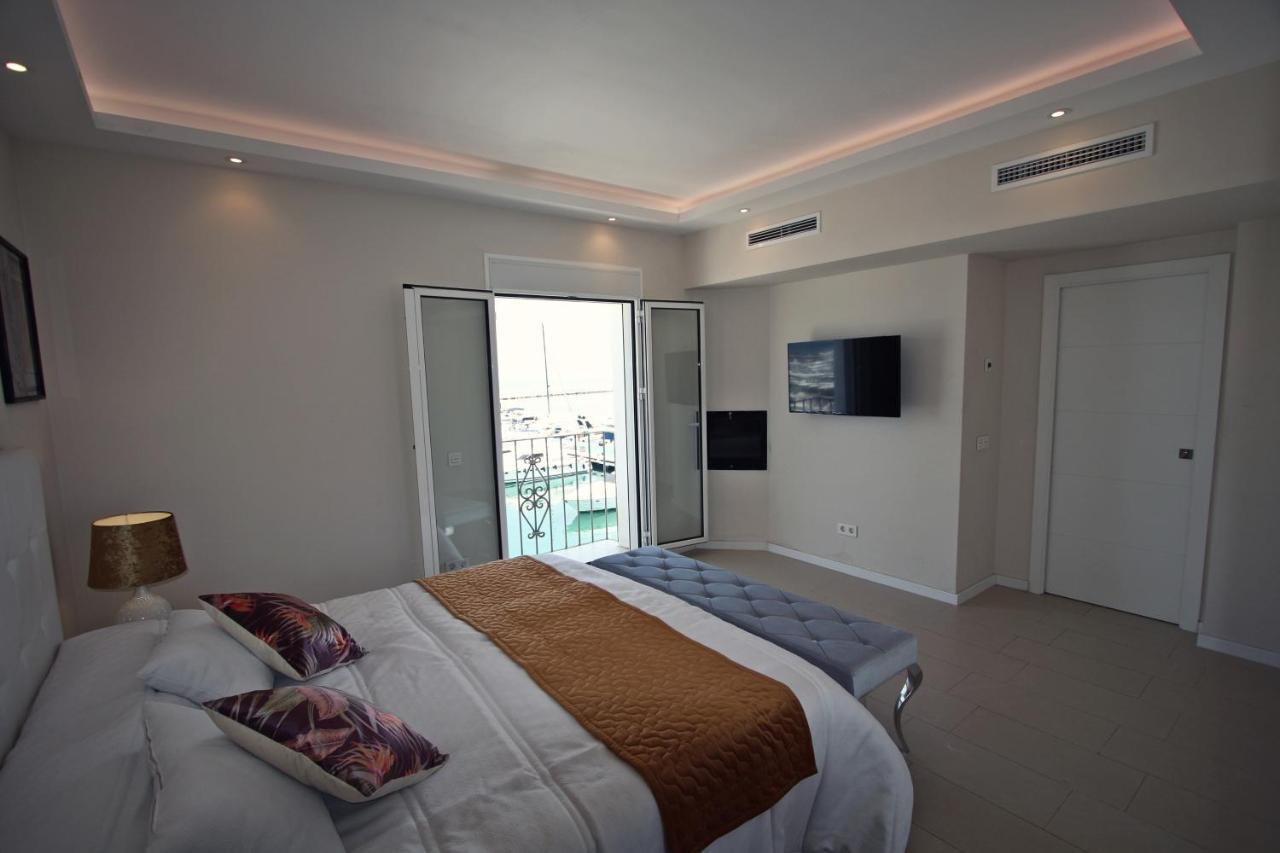 First Line Luxury Penthouse, Puerto Banus, Apartment *