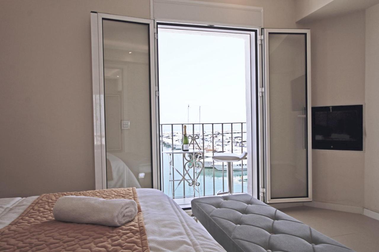 First Line Luxury Penthouse, Puerto Banus, Apartment *