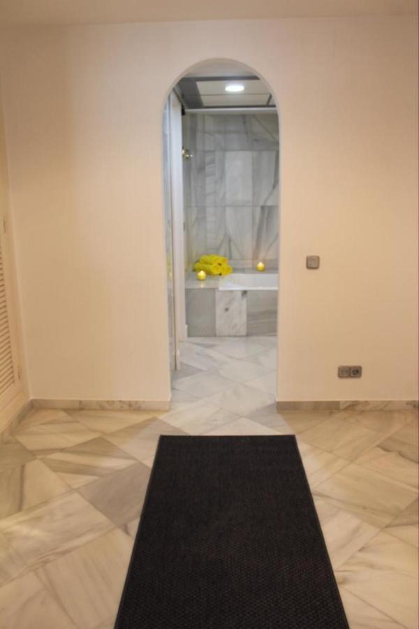 Apartment Puerto Banus Beachfront .gray D'albion . Amazing Location *