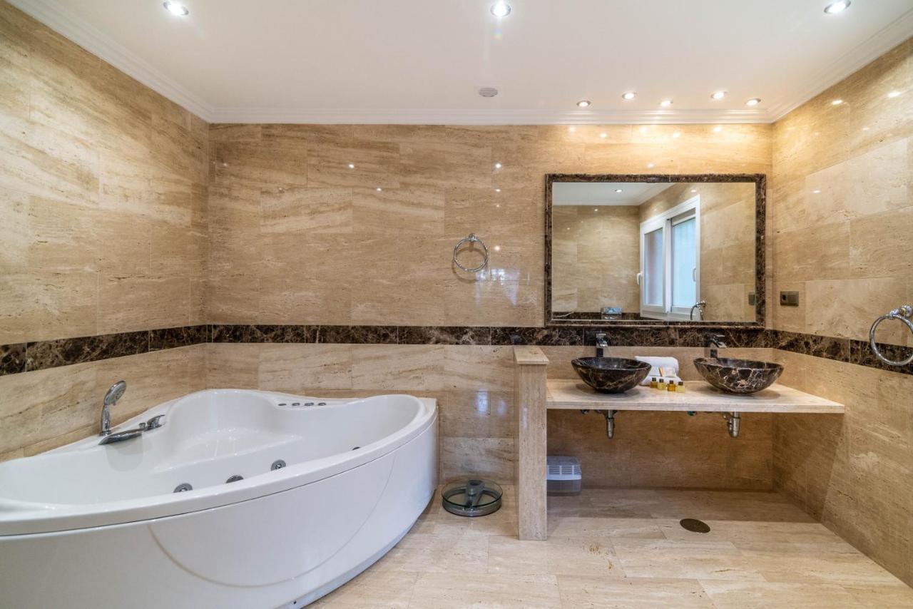 Vacation I Adelfas, Andalusian Style, Private Pool, Sea View