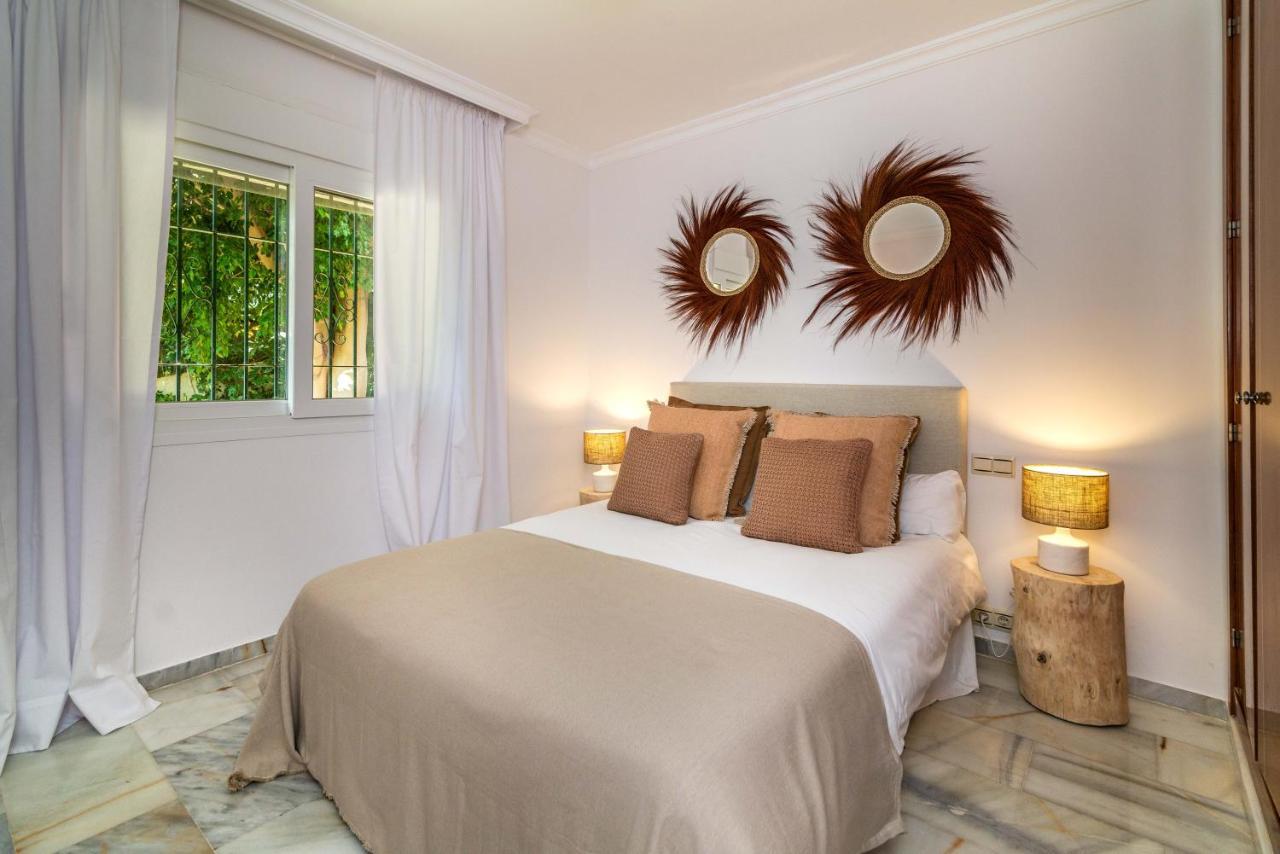 Vacation I Adelfas, Andalusian Style, Private Pool, Sea View Villa Marbella
