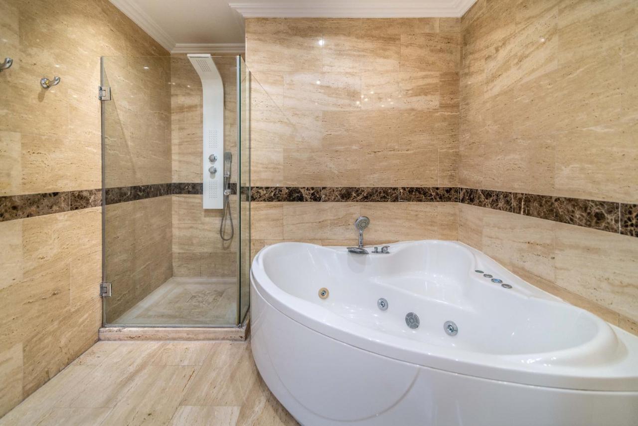 Villa Vacation I Adelfas, Andalusian Style, Private Pool, Sea View *