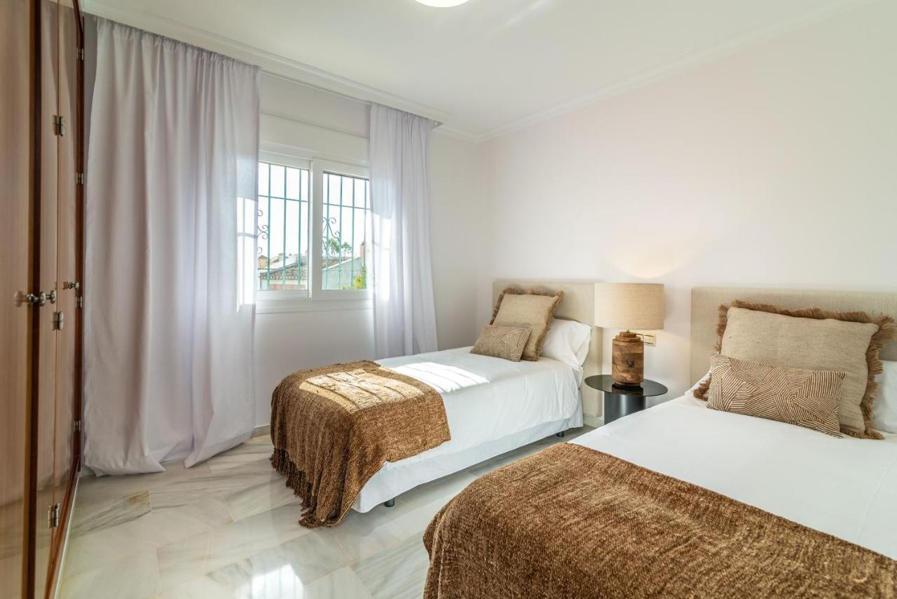 Villa Vacation I Adelfas, Andalusian Style, Private Pool, Sea View *