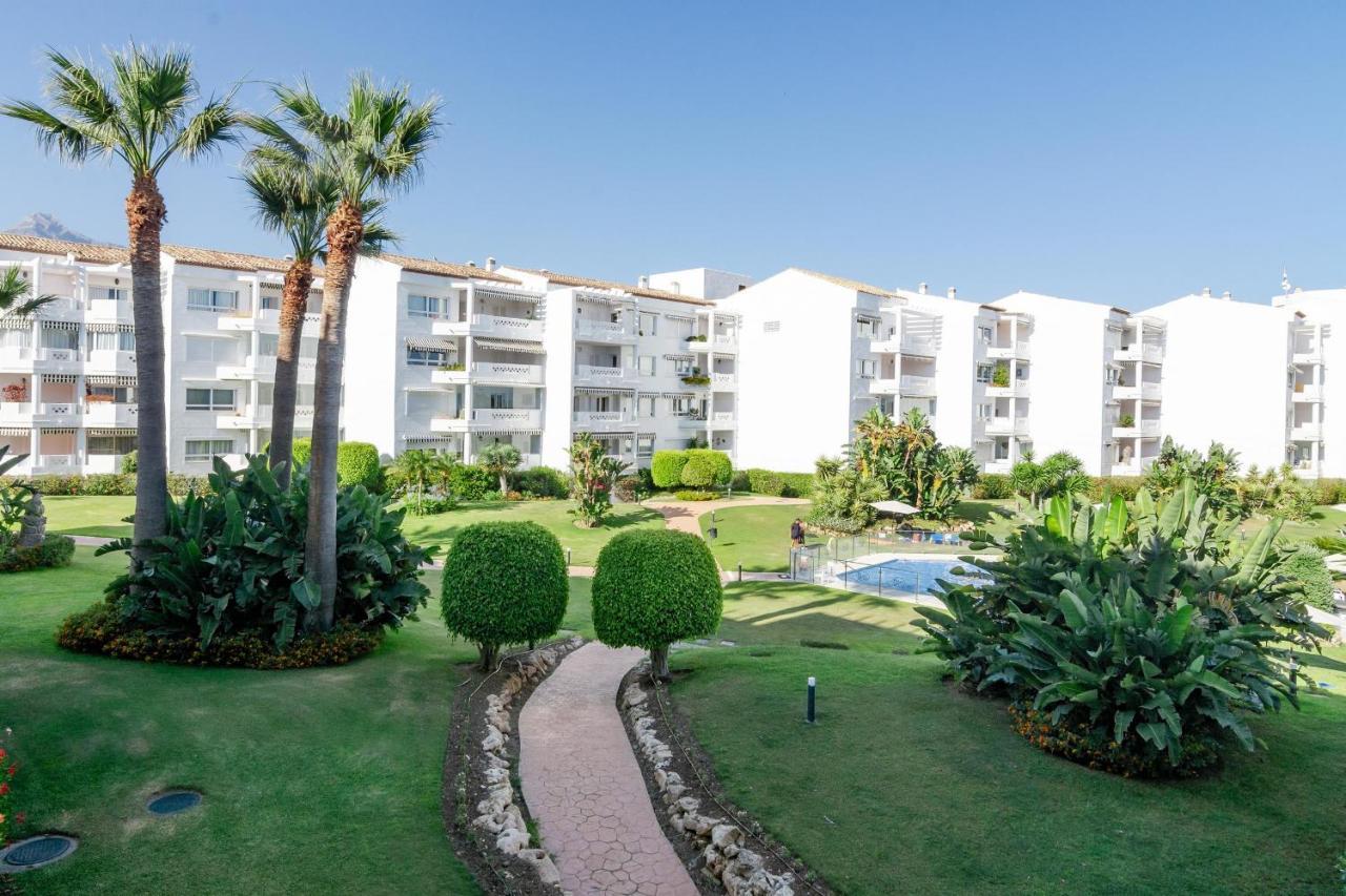 Pr45- Front Puerto Banus Marbella