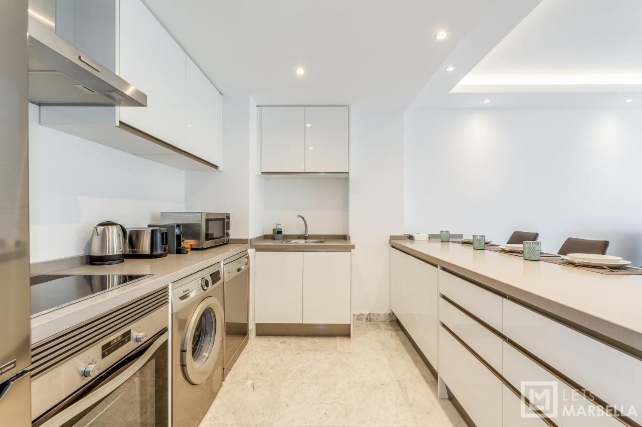 Letsmarbella - New 2br In Puerto Banus - Pool & Parking Appartement
