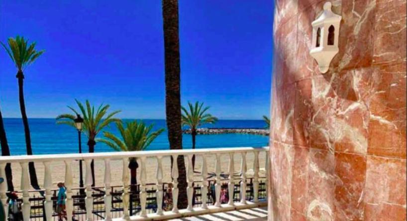 Apartment Puerto Banus Beachfront .gray D'albion . Amazing Location