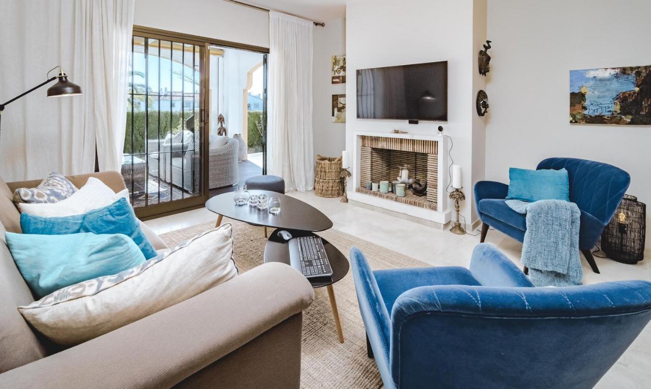 Cb- Cozy Refurbished Apartment, Perfect Location Apartment *