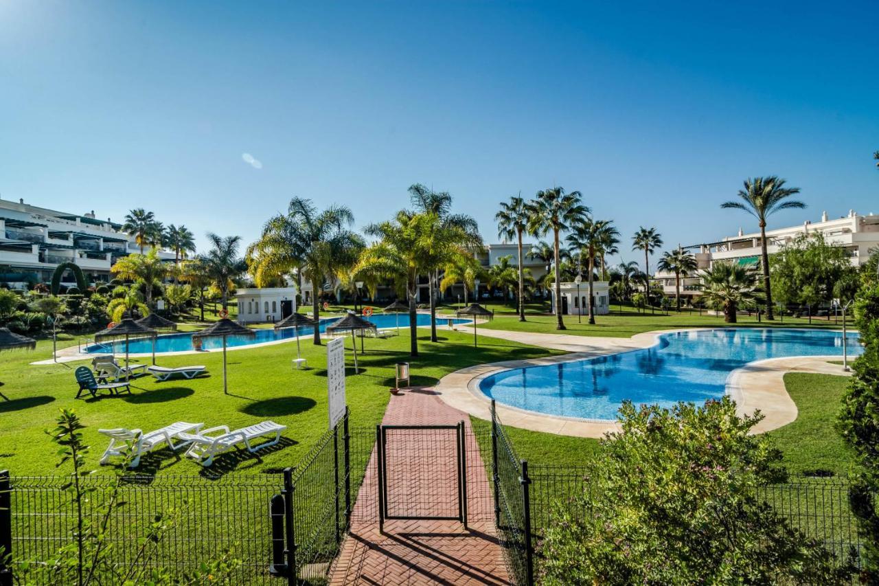 Sensational And Exotic 3-bedroom Retreat In Nueva Andalucia With A Palm Garden Apartment Marbella