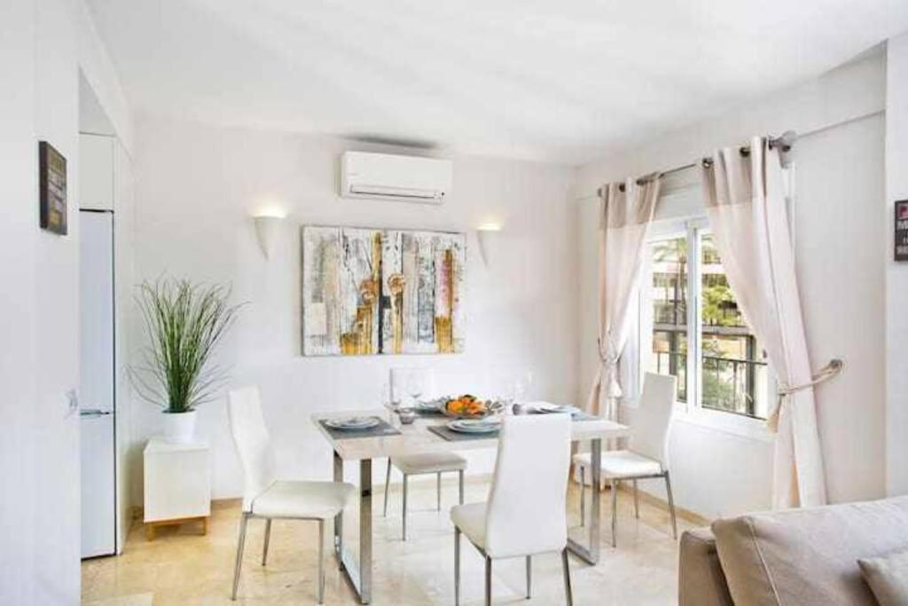 Best Location In Marbella. Beachfront!! Apartment
