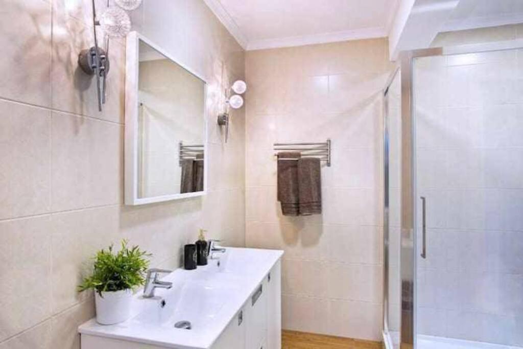 Best Location In Marbella. Beachfront!! Apartment *