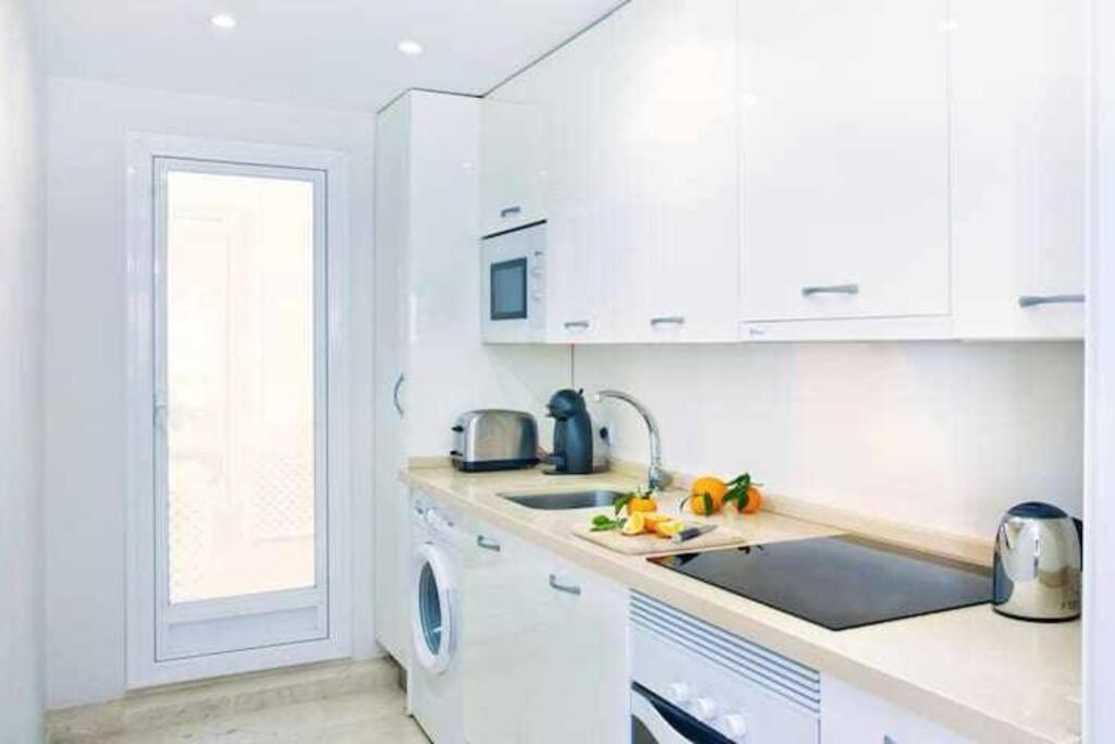Apartment Best Location In Marbella. Beachfront!!