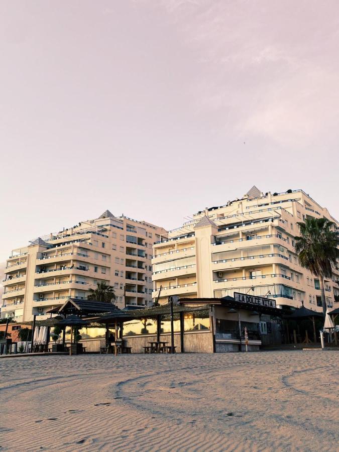 Lujo En Banana Primera Linea De Playa Marbella