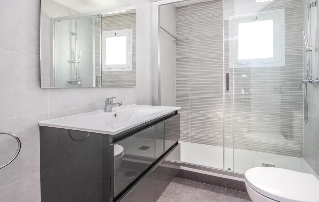 Beautiful In Marbella-las Chapas With 2 Bedrooms, Outdoor Swimming Pool And Swimming Pool Casa de férias