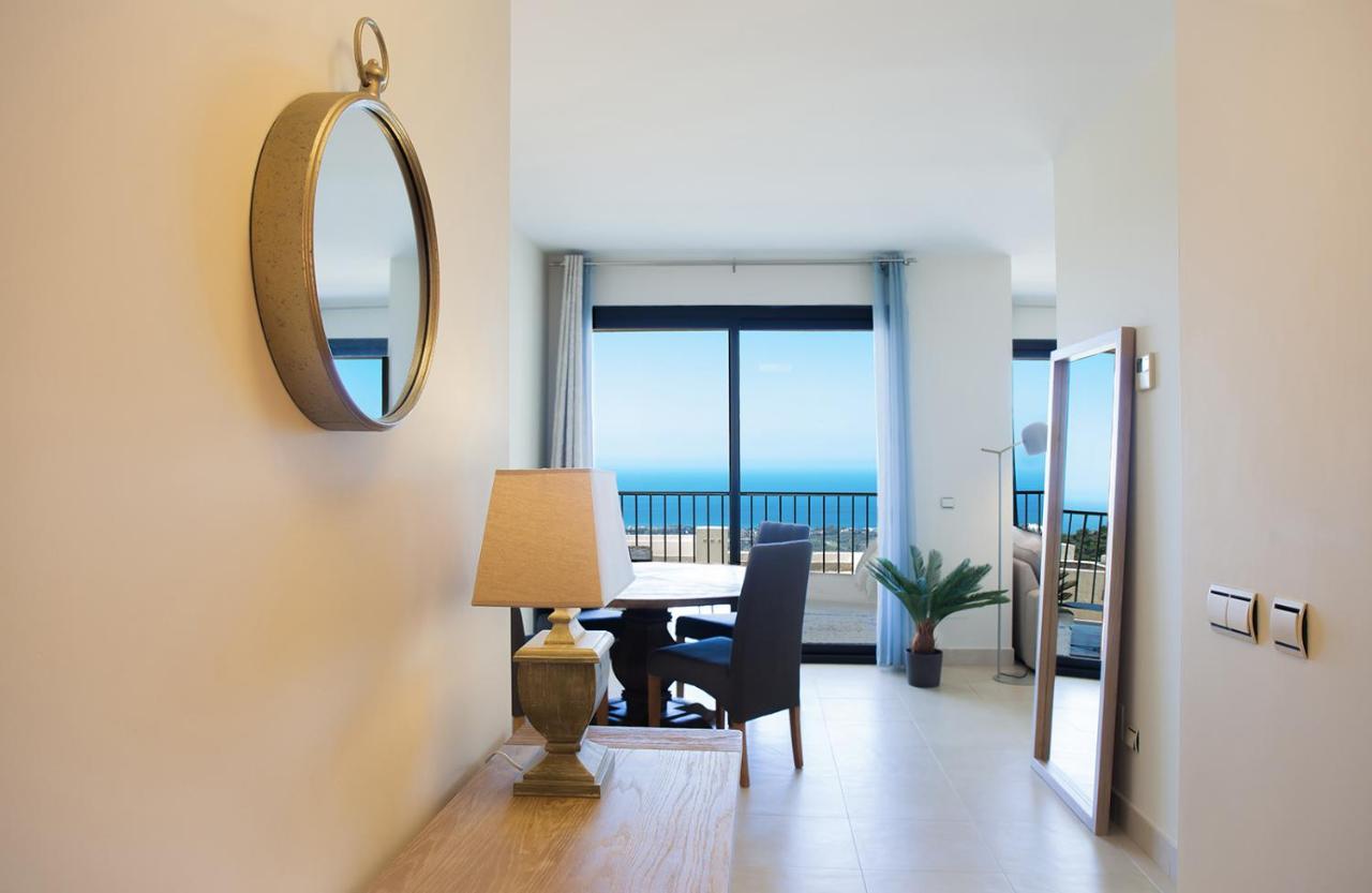 Luxury 2 Bedroom Sauna Gym Pools Jacuzzi Marbella