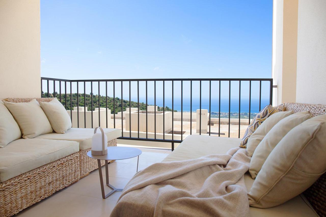Luxury 2 Bedroom Sauna Gym Pools Jacuzzi Apartment Marbella