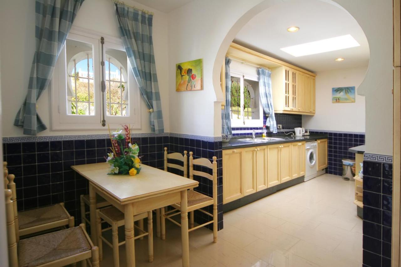 Villa Overlooking , Central, Quiet, Parking, Swimming Pool Marbella