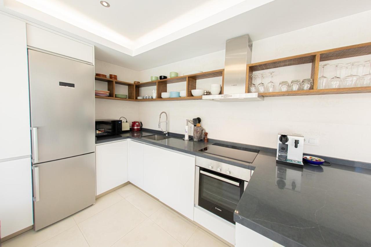 Charming Townhouse/5bedrs/front Beach/private Pool *