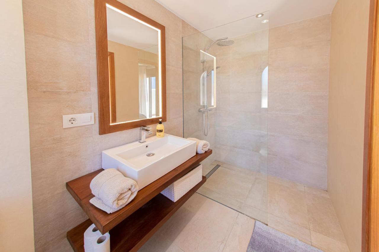 Charming Townhouse/5bedrs/front Beach/private Pool Marbella